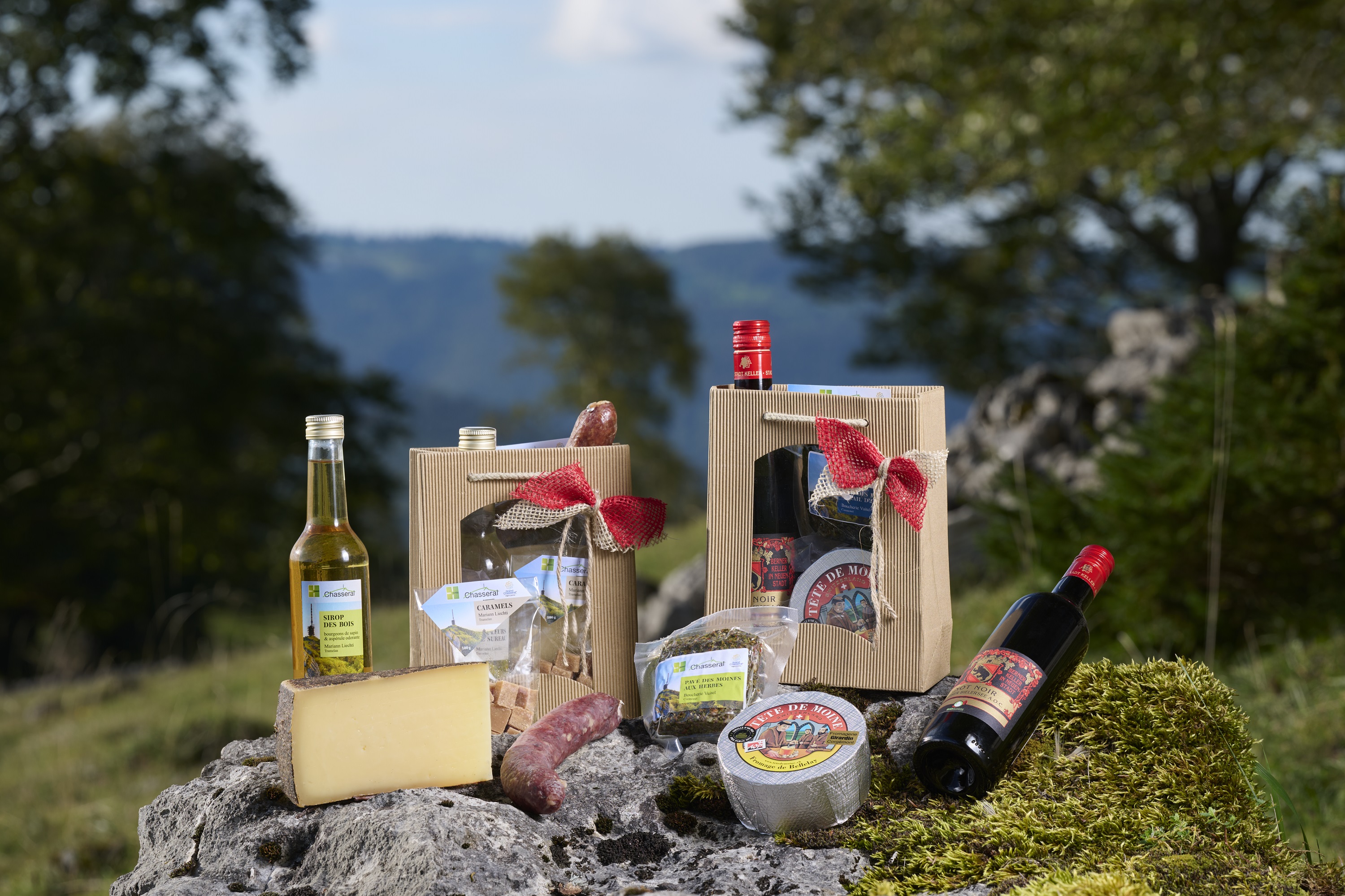 Nach wie vor sehr beliebt: Geschenkkörbe, -tüten und Gutscheine mit regionalen Produkten